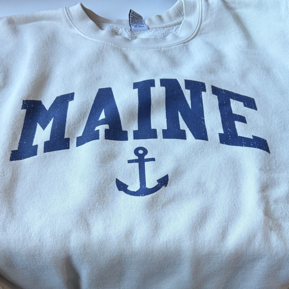 White Maine Sweatshirt with Navy Print